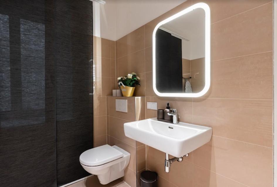 Authentic Apartment Next To Schwedenplatz Vienna Luaran gambar