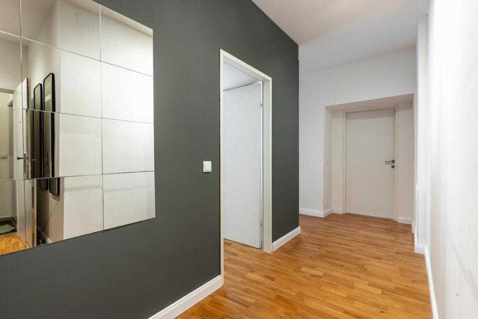 Authentic Apartment Next To Schwedenplatz Vienna Luaran gambar