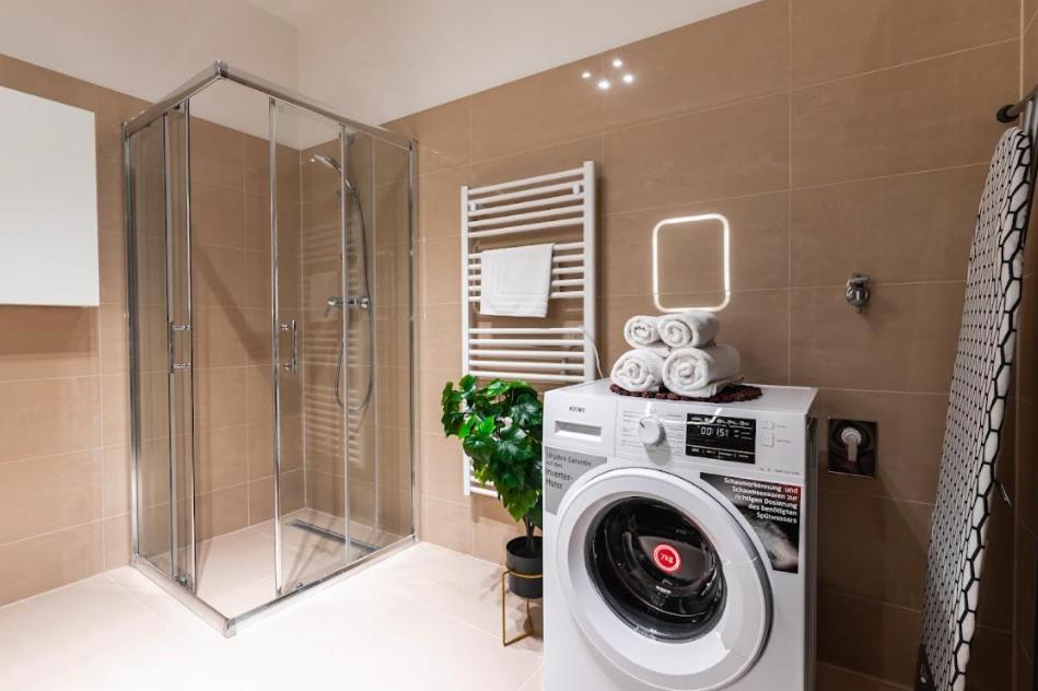 Authentic Apartment Next To Schwedenplatz Vienna Luaran gambar